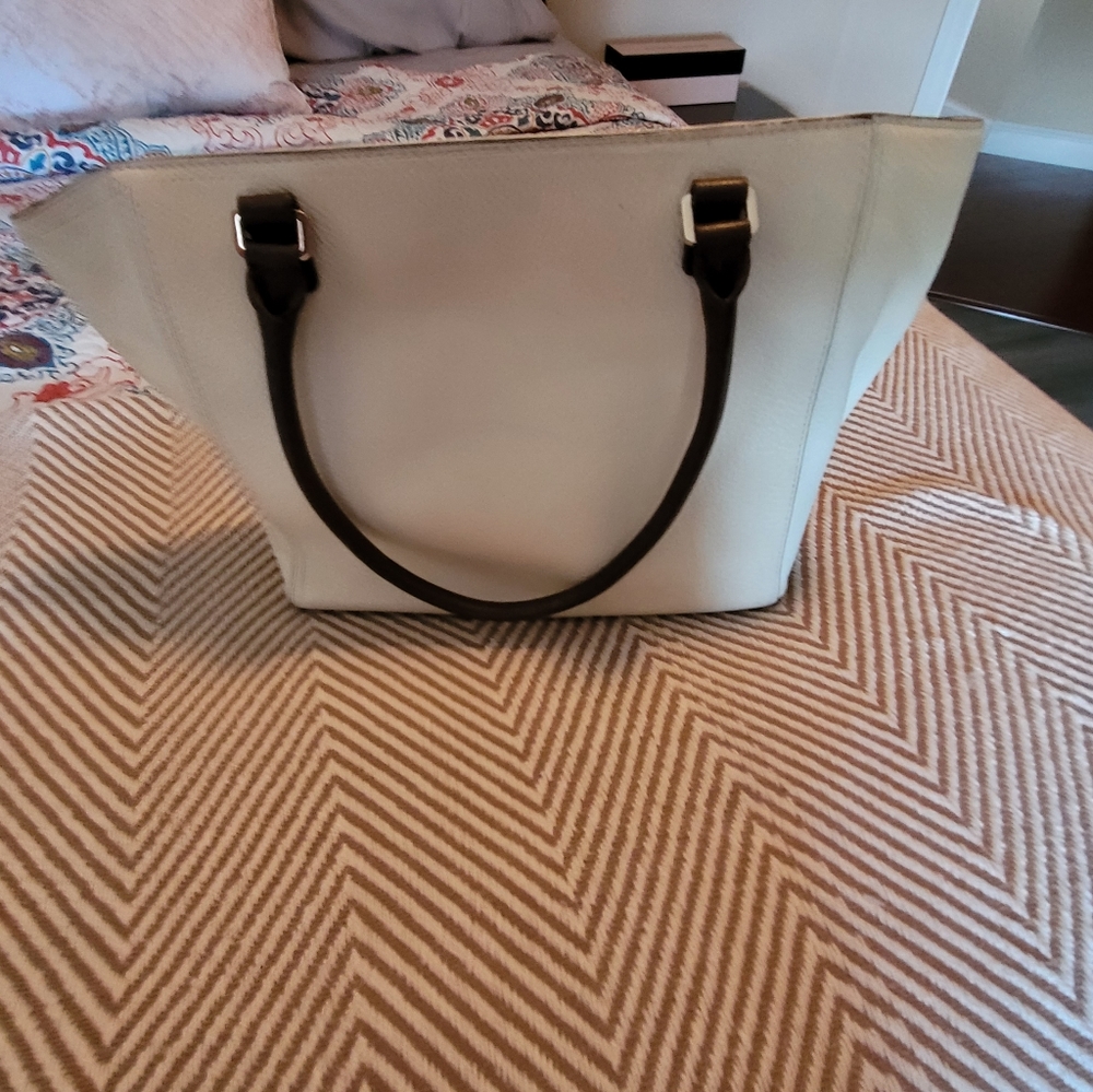 Hand bag
